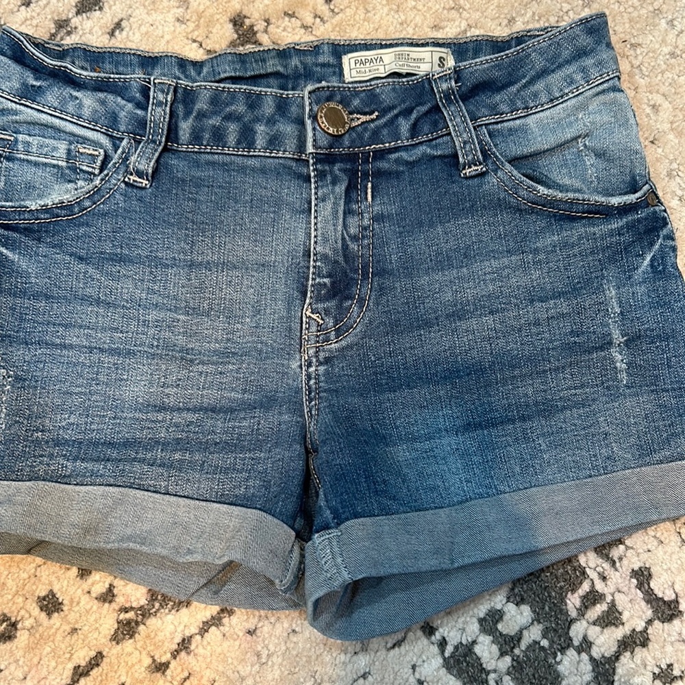 Dark blue short shorts